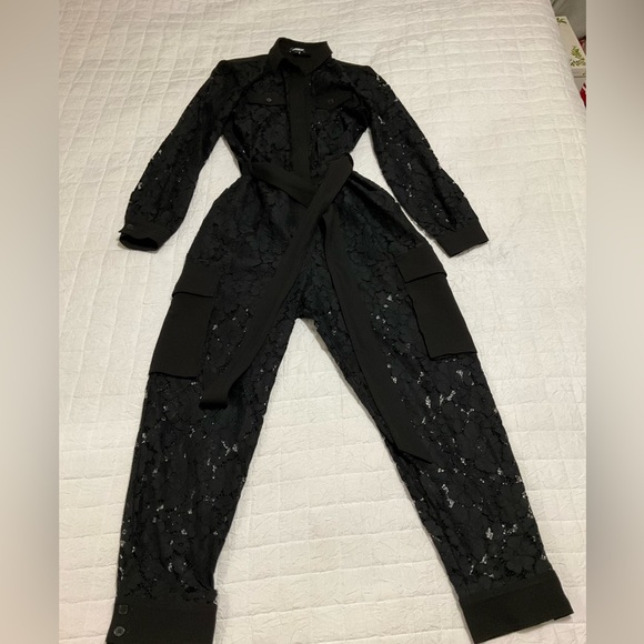 Express lace jumpsuit. Size large - Picture 3 of 6